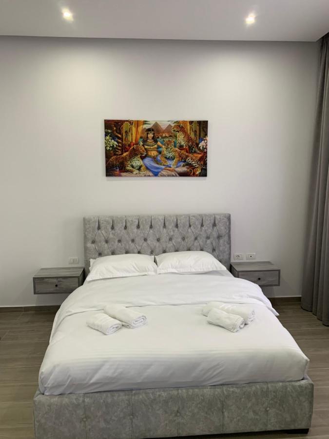 Hotel Restaurant Deso Shijak Dış mekan fotoğraf