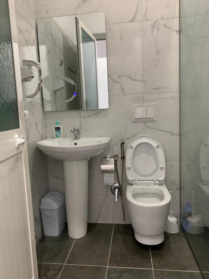 Hotel Restaurant Deso Shijak Dış mekan fotoğraf